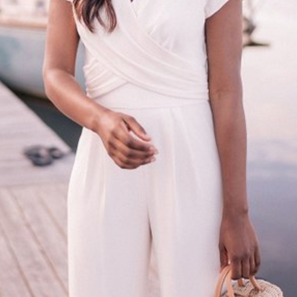 GAL MEETS GLAM WHITE JUMPSUIT NWT❣ - Picture 4 of 7